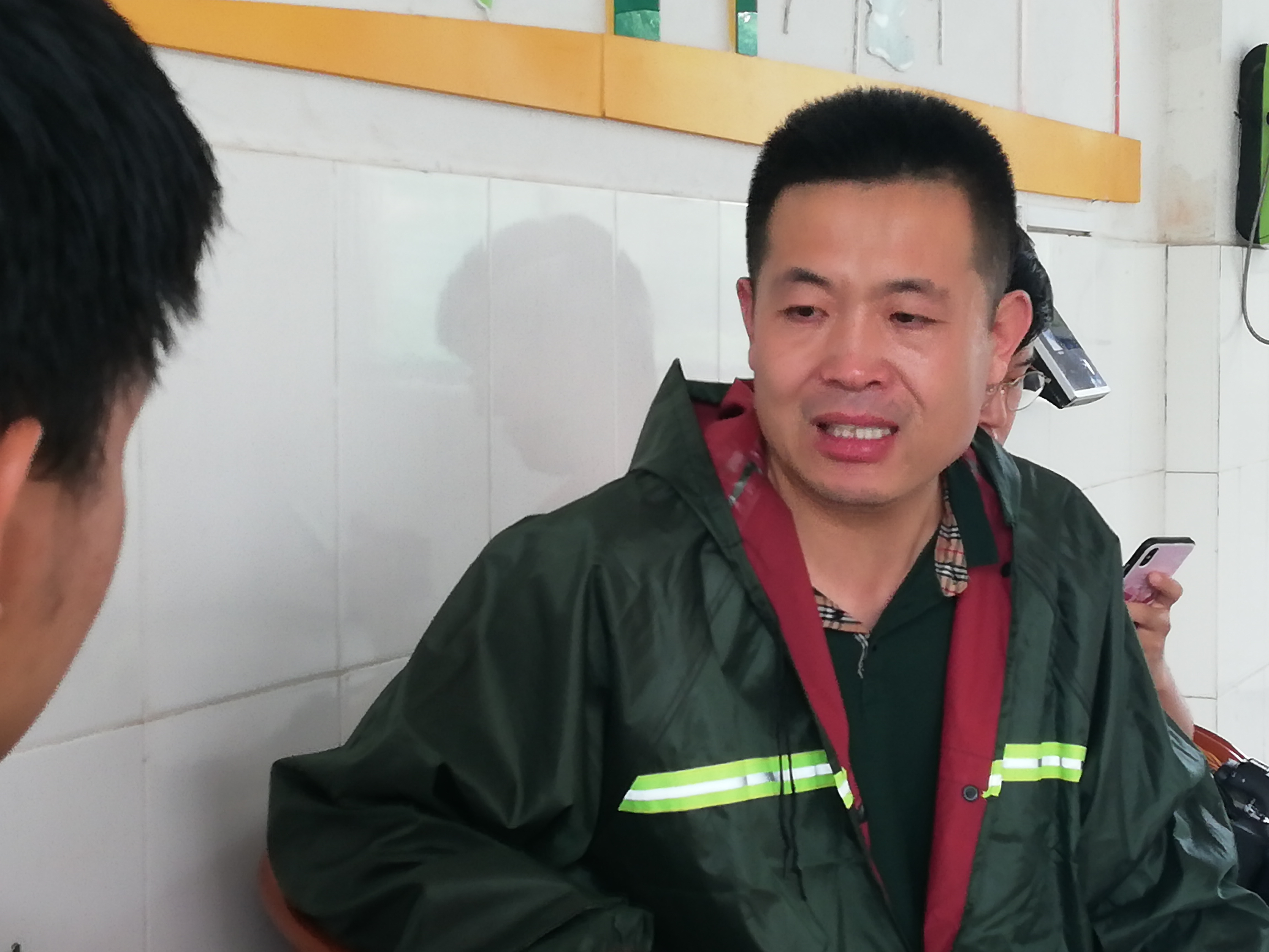偷自拍小视频示例