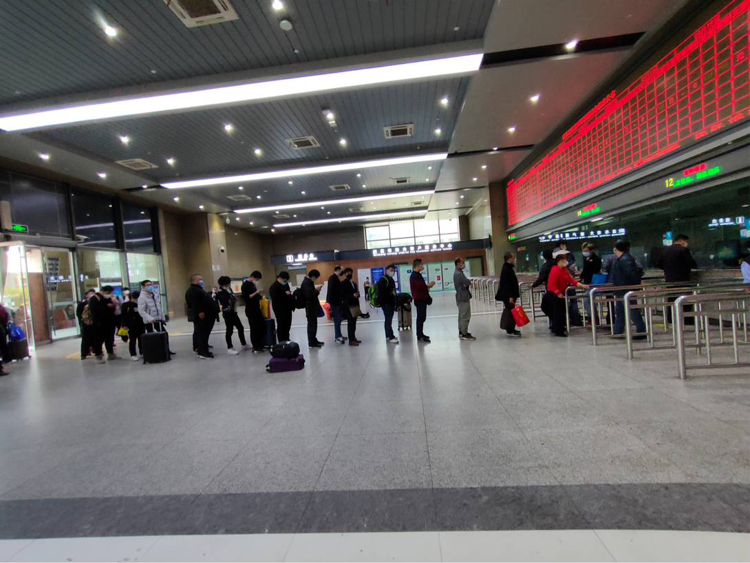 海报直击@海报直击|记者手记：“解封”首日，我从广州回到了熟悉的武汉