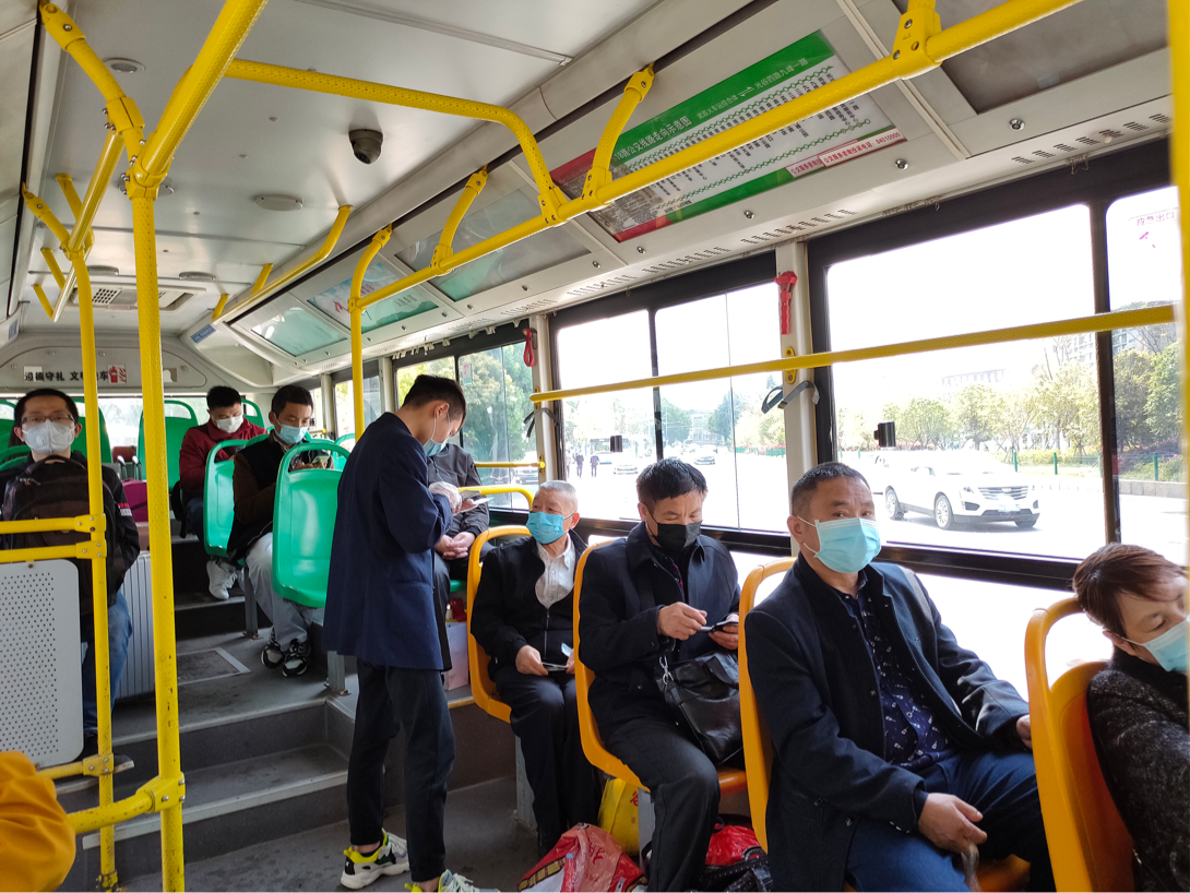 海报直击@海报直击|记者手记：“解封”首日，我从广州回到了熟悉的武汉