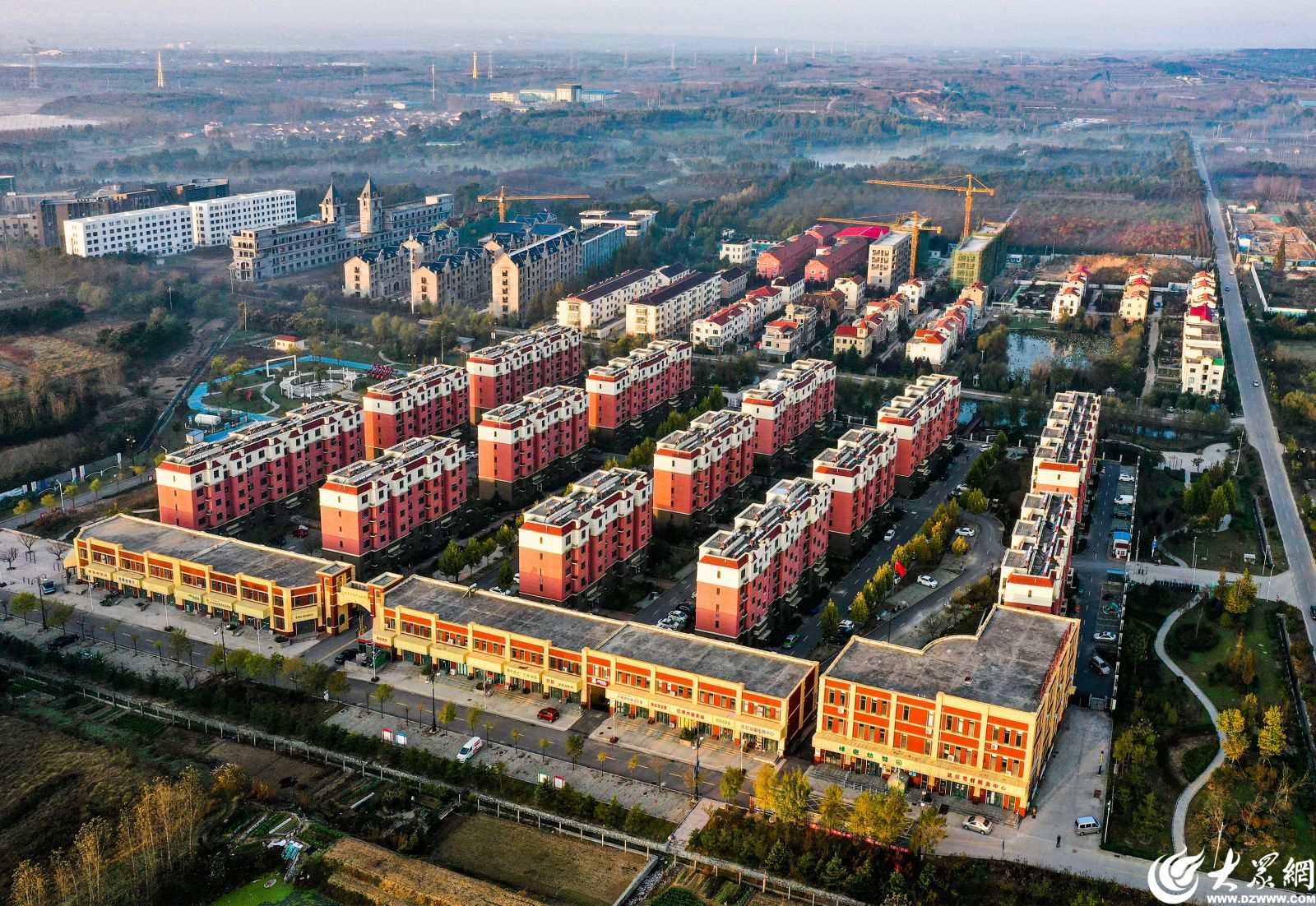 Kaiyun 开云体育晒晒家乡“打卡地”丨青岛西海岸新区张家楼街道达尼村：“农”墨“文”彩 描绘北方现代版“富春山居图”(图2)