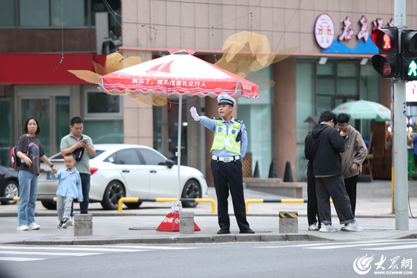 青岛交警启动最高等级巡防勤务 双节假期全警全力保畅通青岛新闻青岛大众网 5969