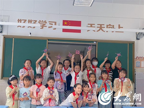 JN江南体育烟台高新区第二实验小学：巧手创造万象 编织七彩梦想(图2)