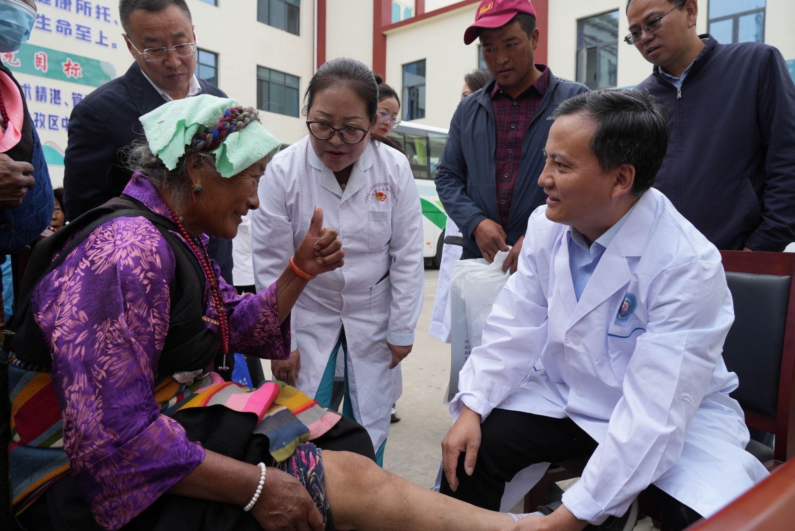 援派干部风采丨不到一年两次进藏 青岛“辫子医生”圆了藏族同胞的“健步梦”