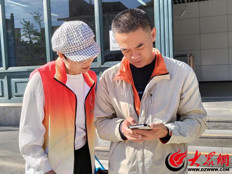 星空体育注册市北区辽宁路街道“志愿红”暖心服务保障重大活动
