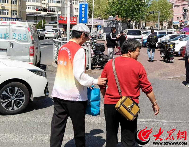 星空体育注册市北区辽宁路街道“志愿红”暖心服务保障重大活动(图5)