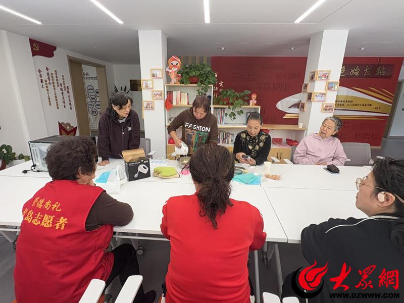 开云网址【文化进万家】市北区四方街道四机社区开展“悦享‘食’光 ‘焙’感幸福”母亲节主题文化活动(图3)