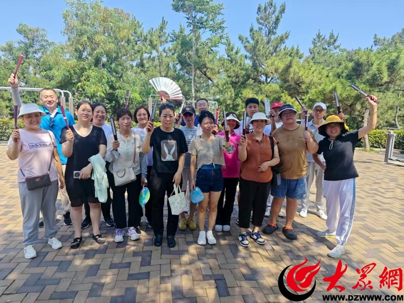 市北区水清沟街道河清路社区“毽子飞舞聚合力”公益岗踢毽子友谊赛欢乐上演(图2)