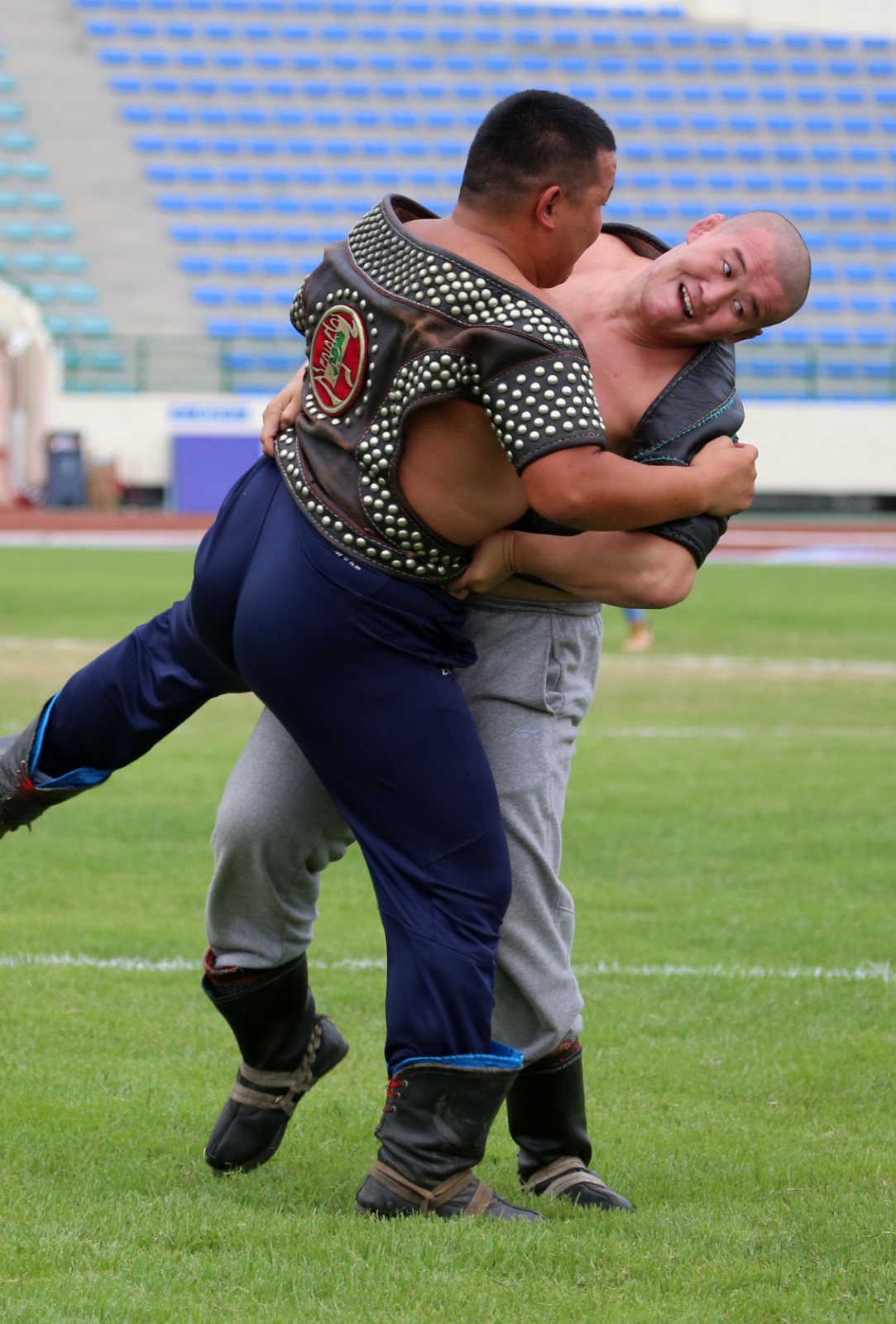 全国民族运动会蒙古族式摔跤搏克今天开赛